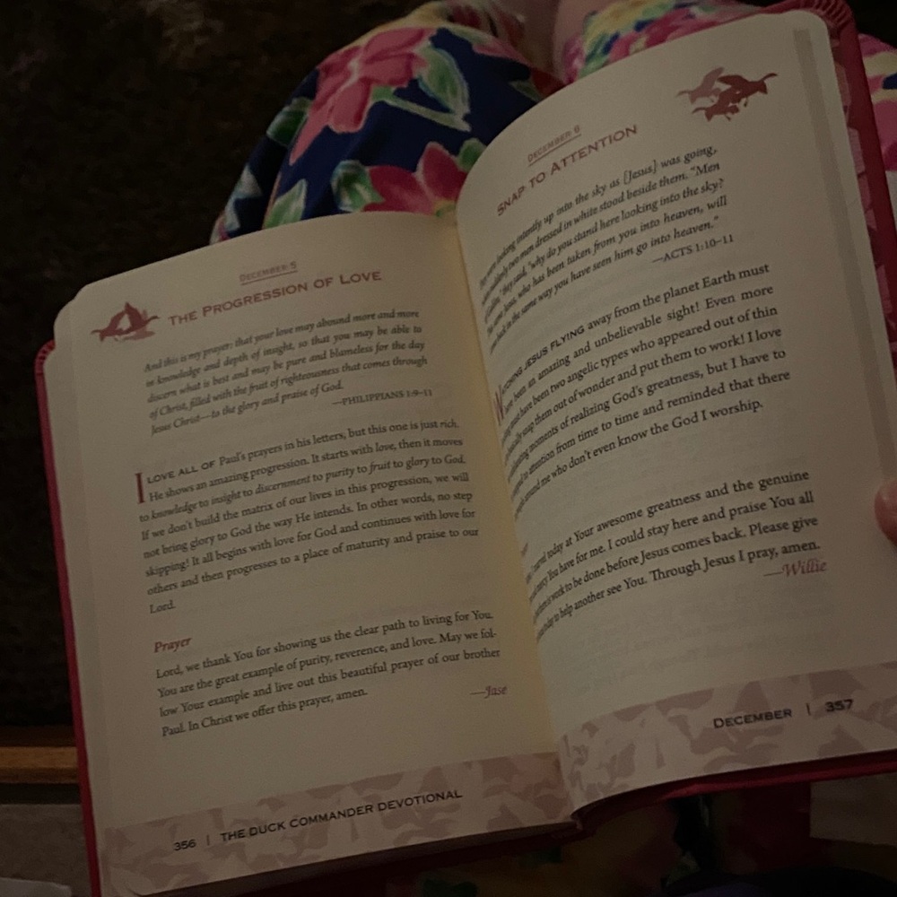 Duck Commander Devotional Book - Picture 8 of 10